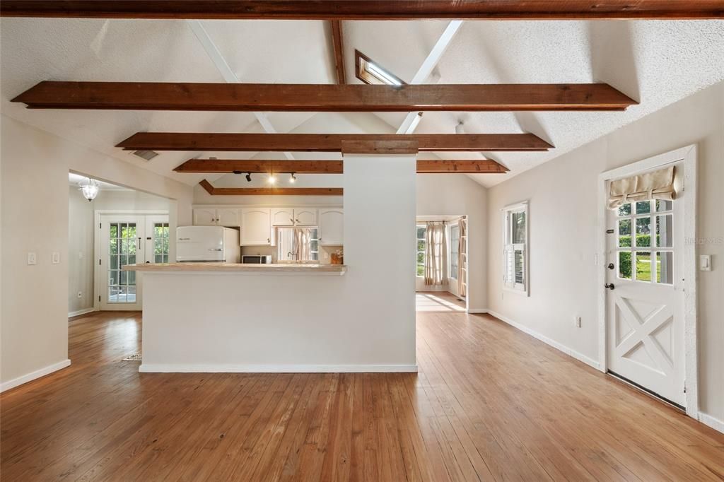 Activo con contrato: $750,000 (3 camas, 2 baños, 1664 Pies cuadrados)