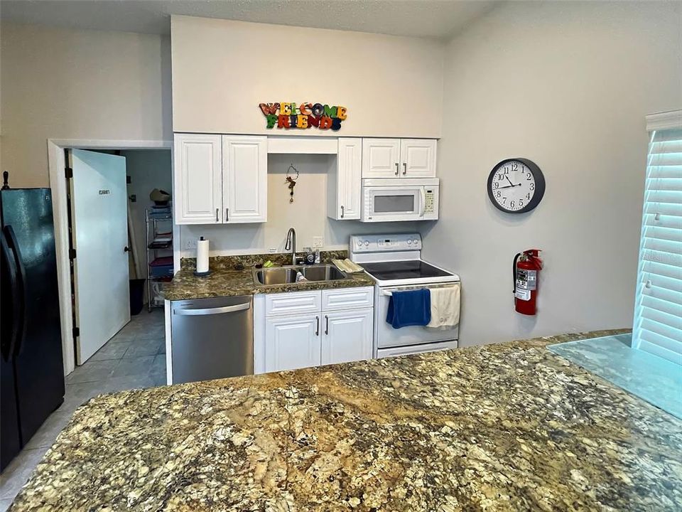 待售: $250,000 (2 贝兹, 2 浴室, 1170 平方英尺)