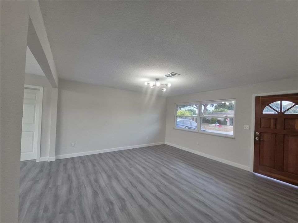 For Sale: $267,300 (4 beds, 2 baths, 1344 Square Feet)