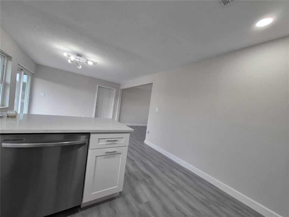 For Sale: $267,300 (4 beds, 2 baths, 1344 Square Feet)