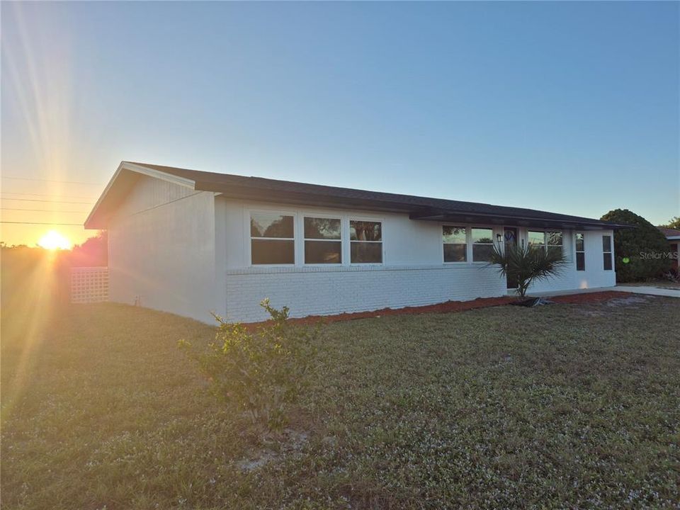 For Sale: $267,300 (4 beds, 2 baths, 1344 Square Feet)