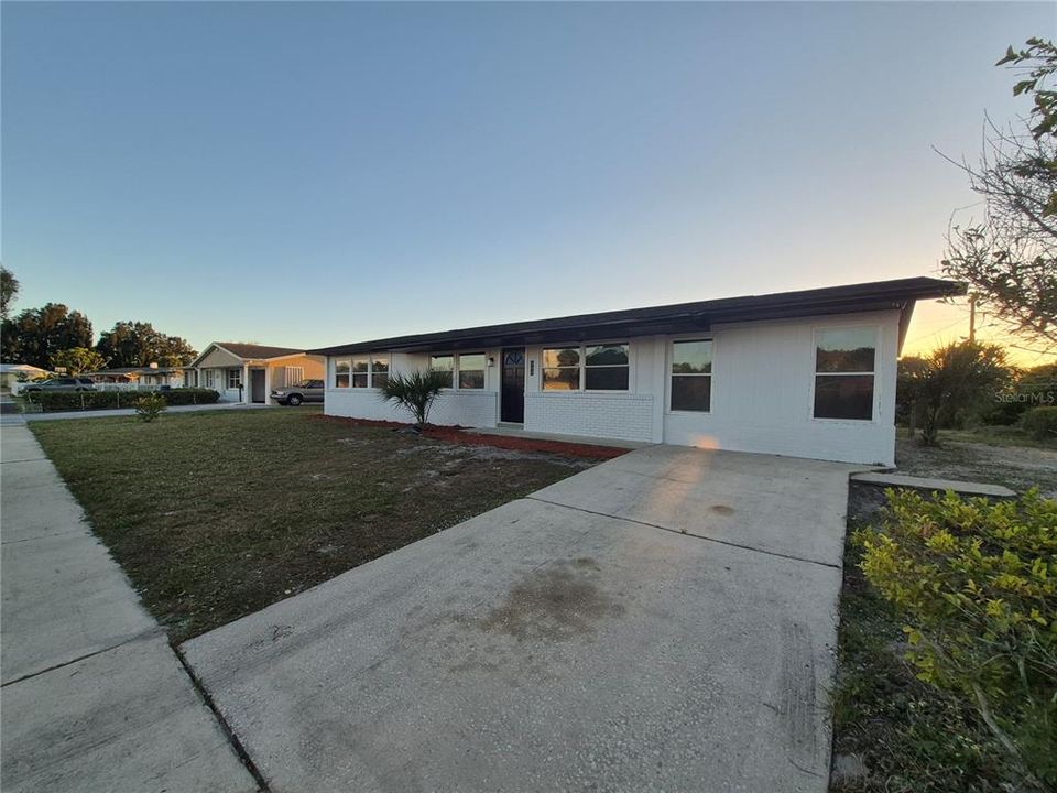 For Sale: $267,300 (4 beds, 2 baths, 1344 Square Feet)