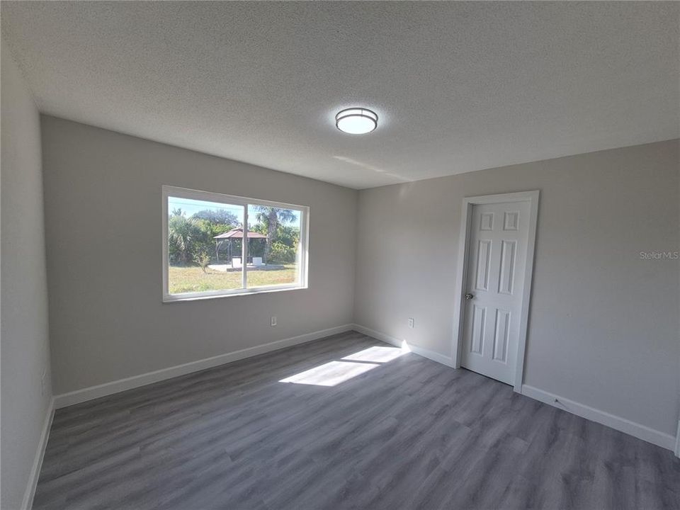 For Sale: $267,300 (4 beds, 2 baths, 1344 Square Feet)