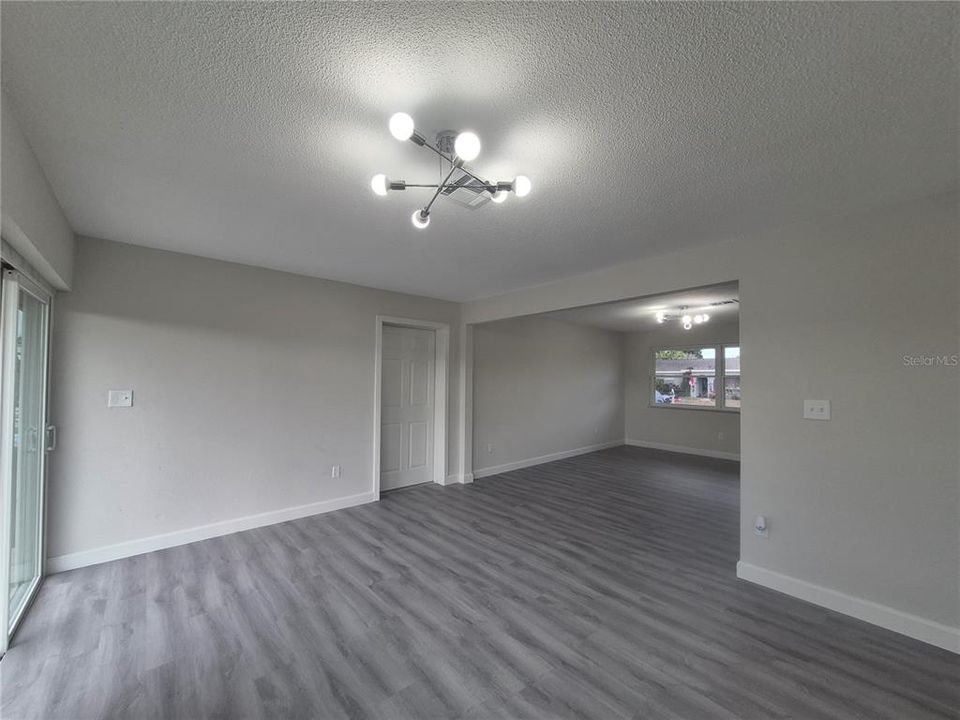 For Sale: $267,300 (4 beds, 2 baths, 1344 Square Feet)