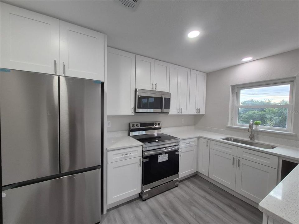 For Sale: $267,300 (4 beds, 2 baths, 1344 Square Feet)