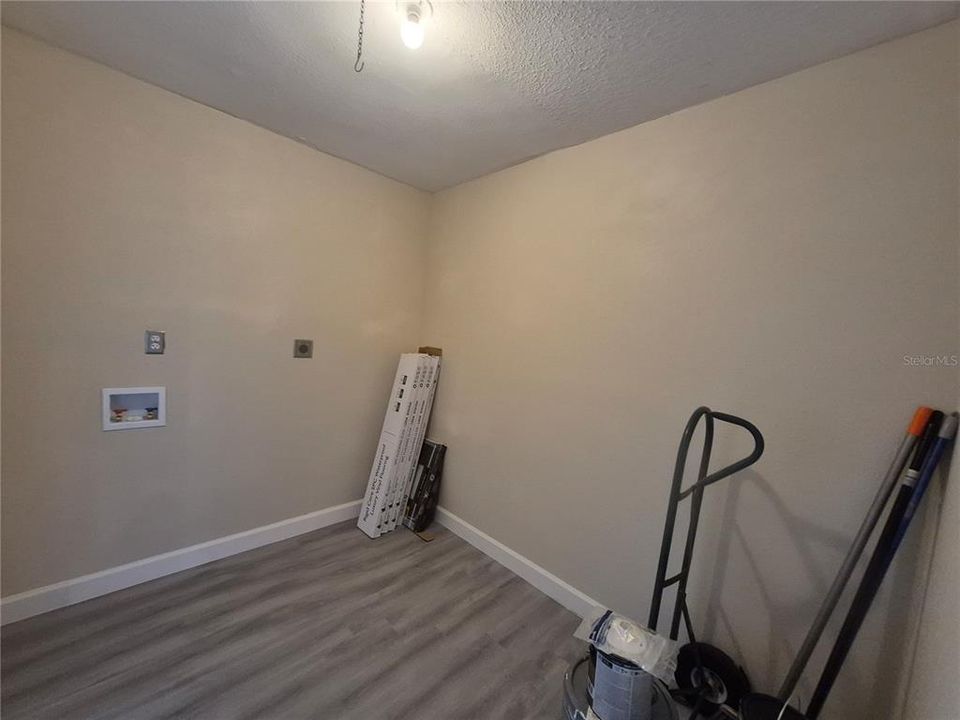 For Sale: $267,300 (4 beds, 2 baths, 1344 Square Feet)
