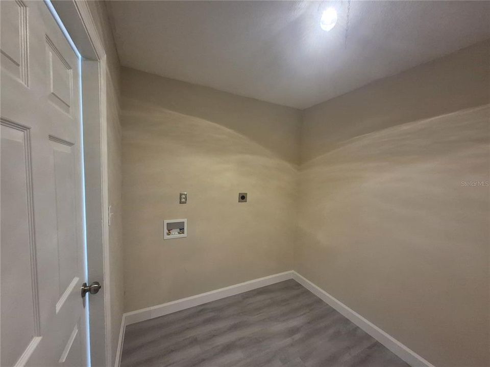 For Sale: $267,300 (4 beds, 2 baths, 1344 Square Feet)
