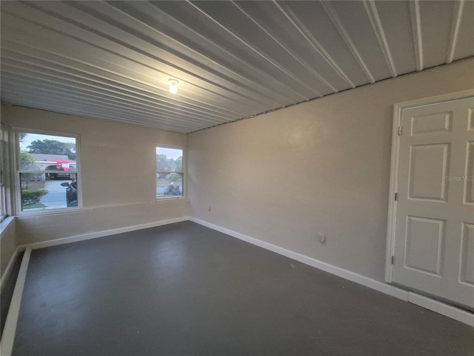 For Sale: $267,300 (4 beds, 2 baths, 1344 Square Feet)