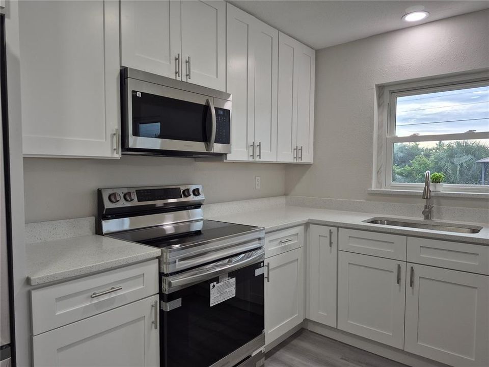 For Sale: $267,300 (4 beds, 2 baths, 1344 Square Feet)