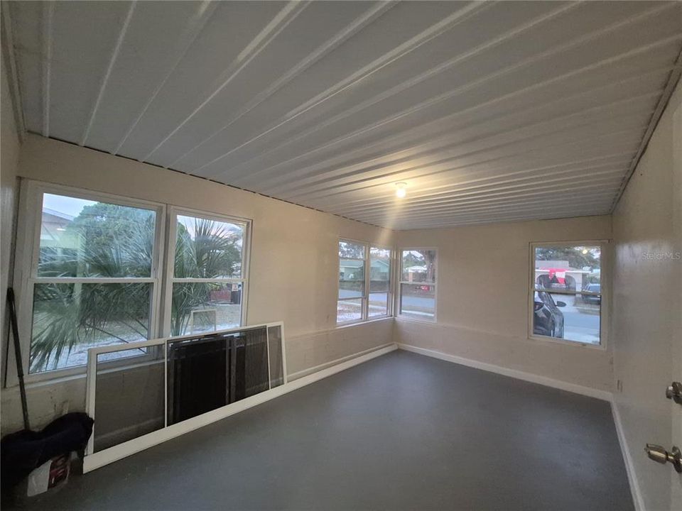 For Sale: $267,300 (4 beds, 2 baths, 1344 Square Feet)