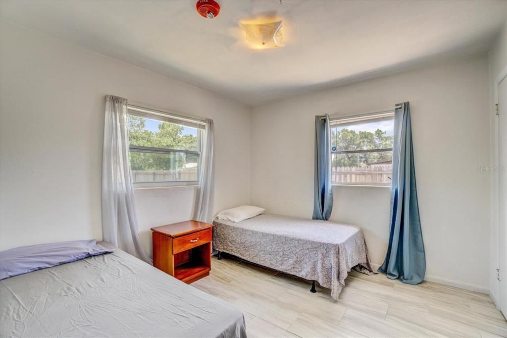 En Venta: $315,000 (5 camas, 2 baños, 1759 Pies cuadrados)