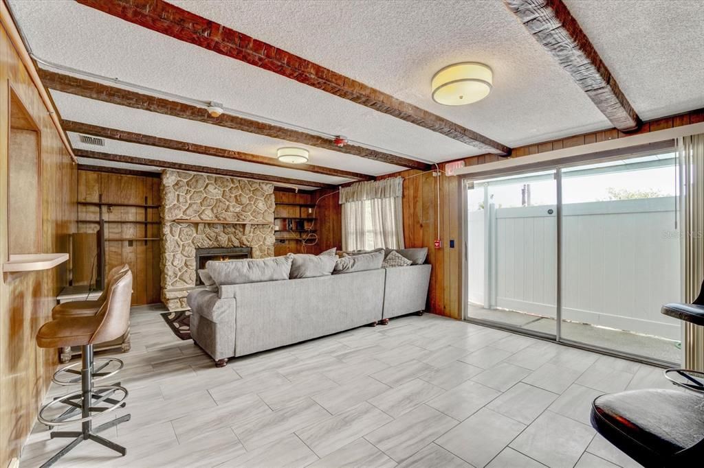 En Venta: $315,000 (5 camas, 2 baños, 1759 Pies cuadrados)