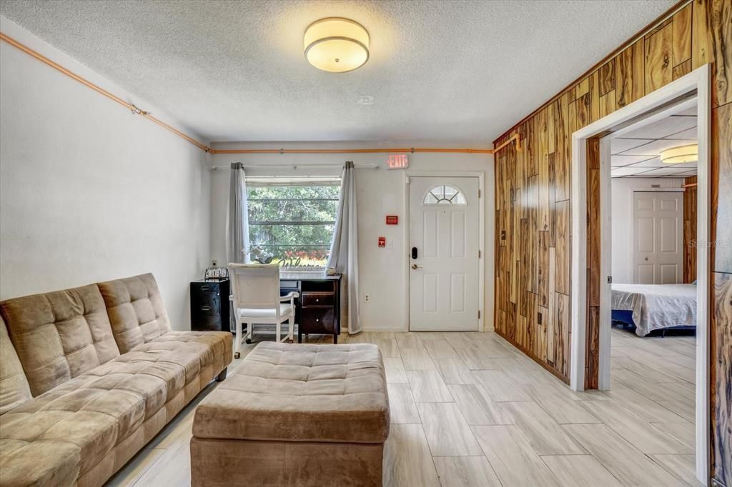 En Venta: $315,000 (5 camas, 2 baños, 1759 Pies cuadrados)