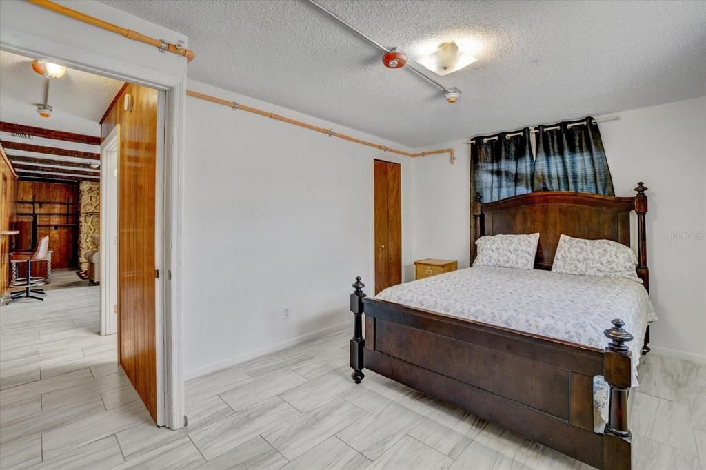 En Venta: $315,000 (5 camas, 2 baños, 1759 Pies cuadrados)