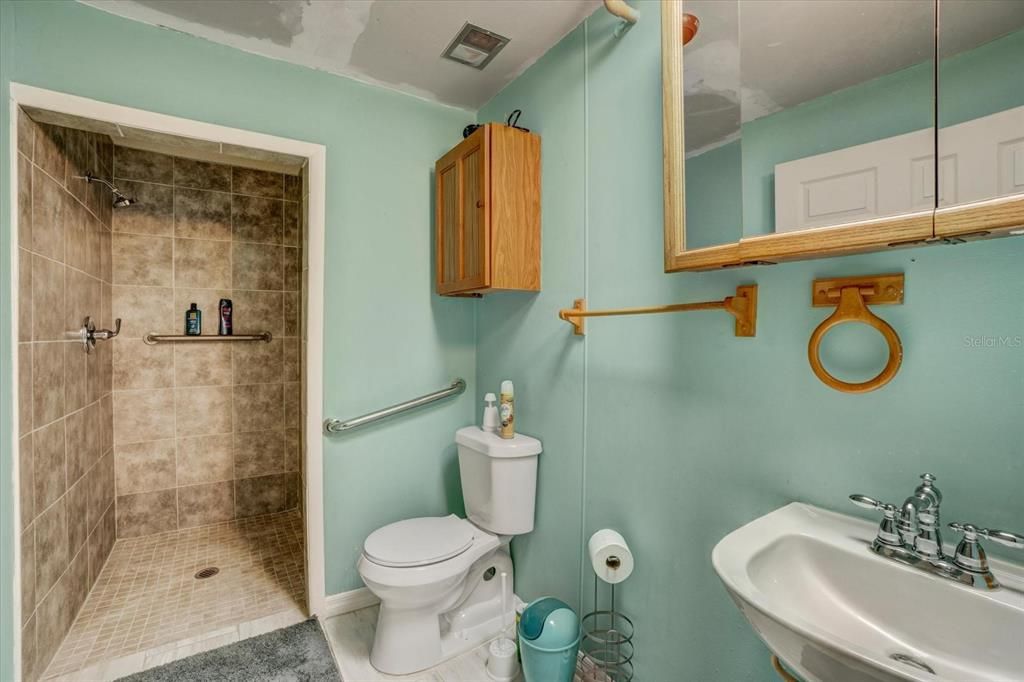 En Venta: $315,000 (5 camas, 2 baños, 1759 Pies cuadrados)