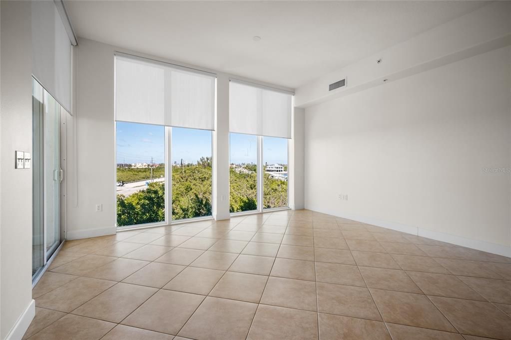 For Sale: $625,000 (3 beds, 2 baths, 1686 Square Feet)