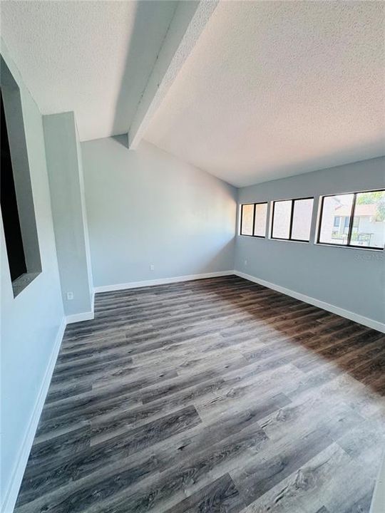 For Rent: $1,950 (2 beds, 2 baths, 1437 Square Feet)