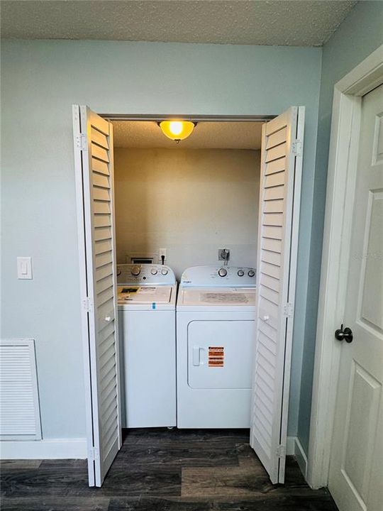For Rent: $1,950 (2 beds, 2 baths, 1437 Square Feet)