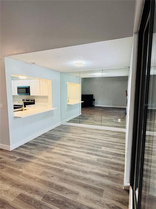 For Rent: $1,950 (2 beds, 2 baths, 1437 Square Feet)