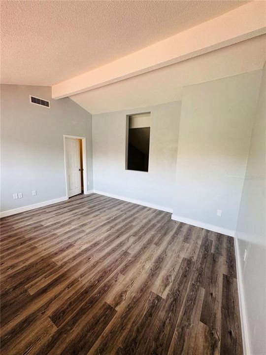 For Rent: $1,950 (2 beds, 2 baths, 1437 Square Feet)