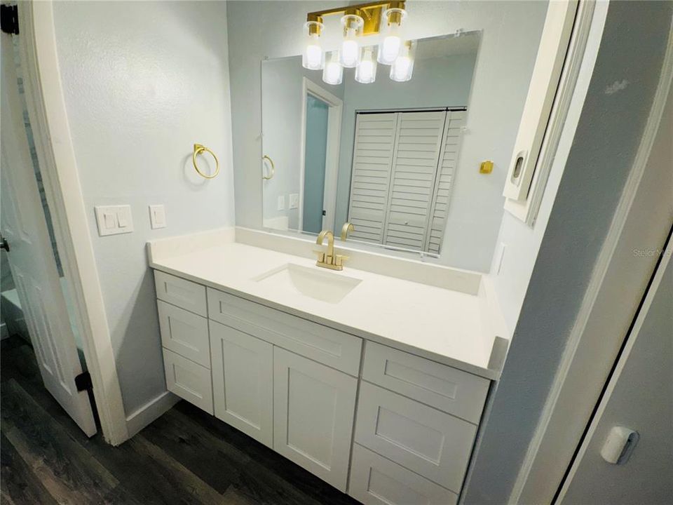 For Rent: $1,950 (2 beds, 2 baths, 1437 Square Feet)