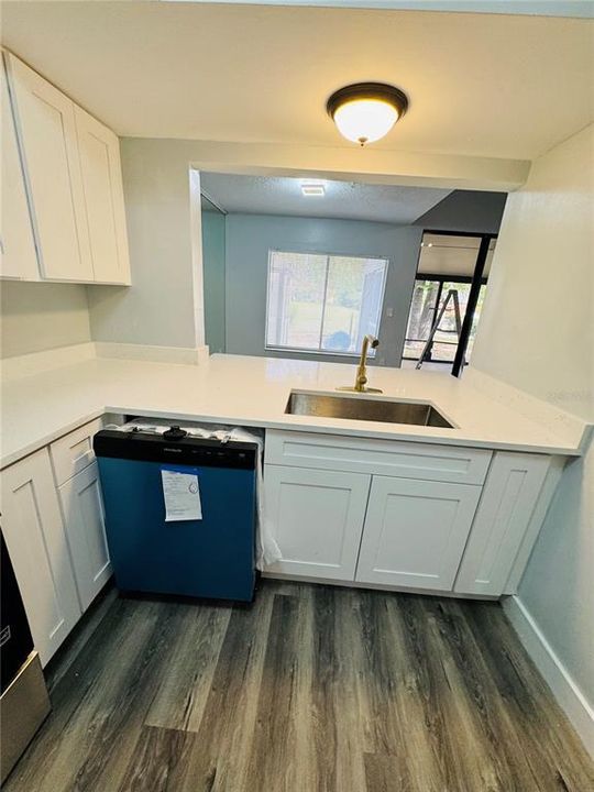 For Rent: $1,950 (2 beds, 2 baths, 1437 Square Feet)