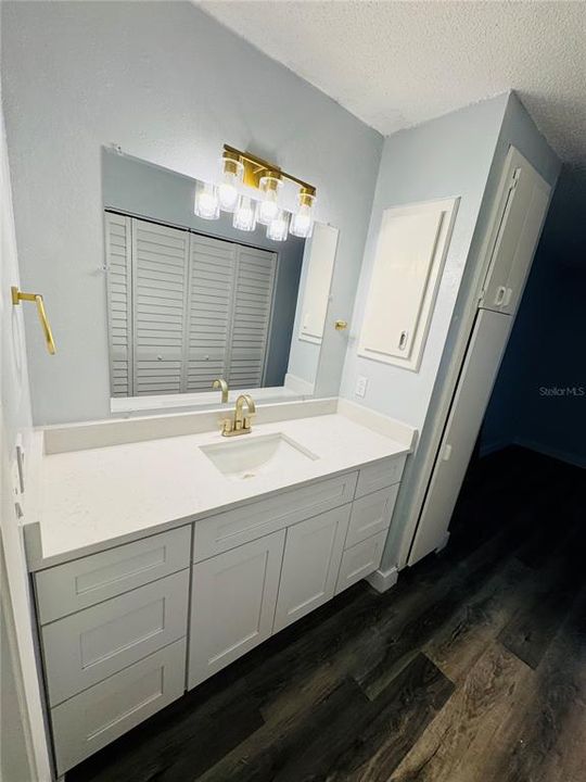 For Rent: $1,950 (2 beds, 2 baths, 1437 Square Feet)