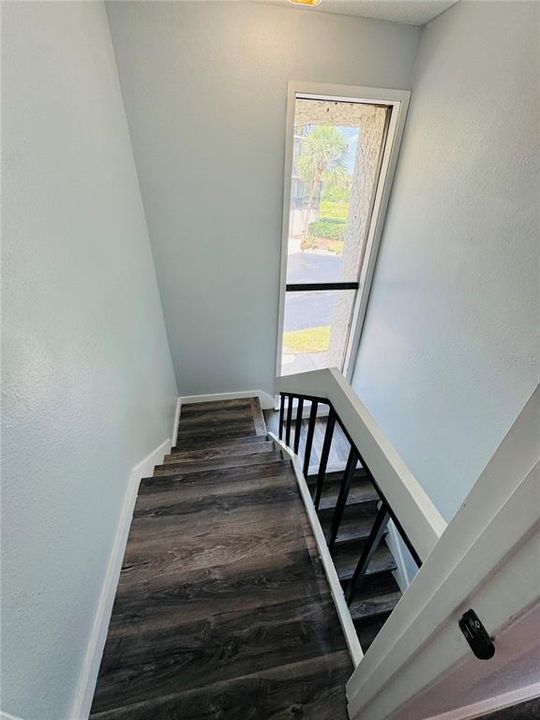 For Rent: $1,950 (2 beds, 2 baths, 1437 Square Feet)