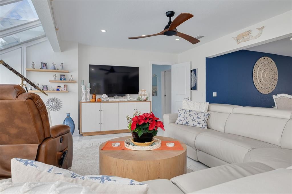 На продажу: $629,900 (3 спален, 2 ванн, 1754 Квадратных фут)