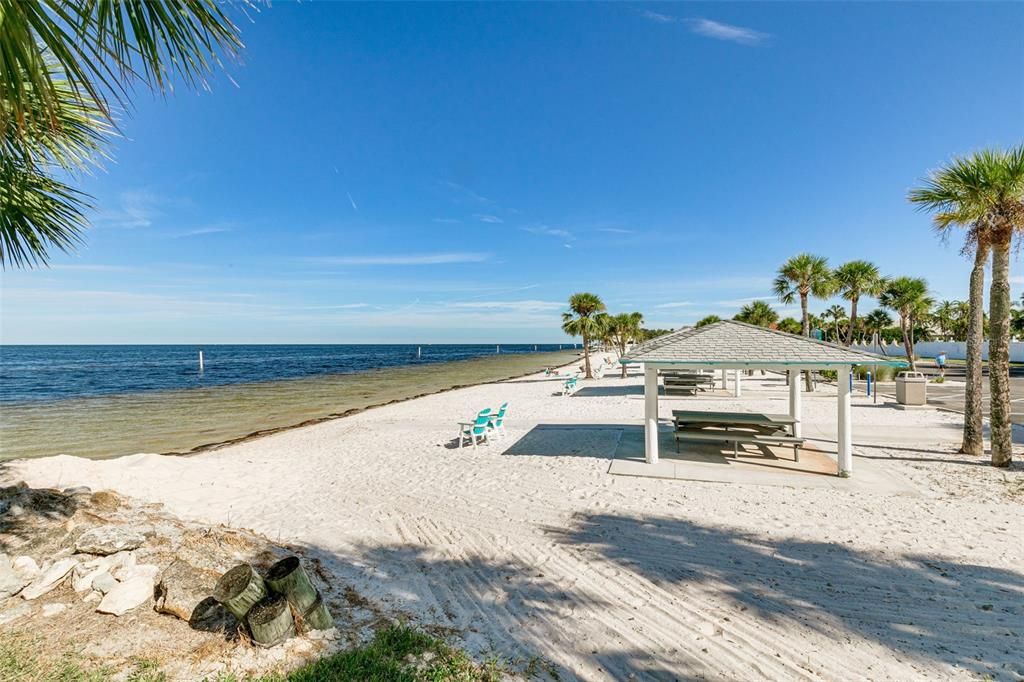 На продажу: $629,900 (3 спален, 2 ванн, 1754 Квадратных фут)