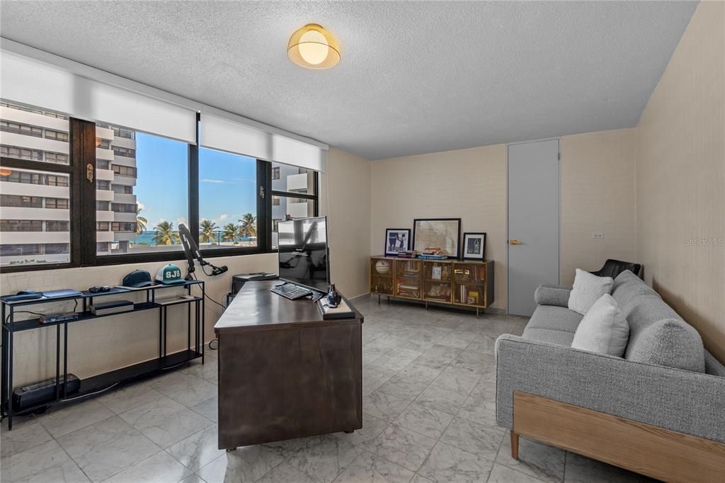 待售: $1,625,000 (4 贝兹, 3 浴室, 2249 平方英尺)