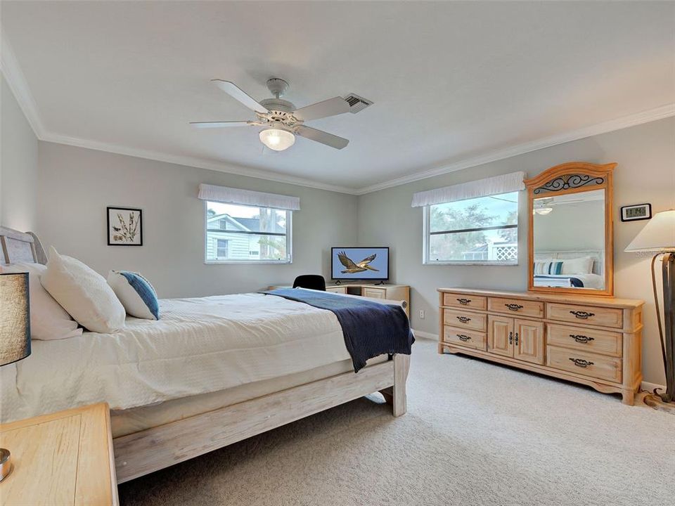 For Sale: $815,000 (3 beds, 2 baths, 1706 Square Feet)