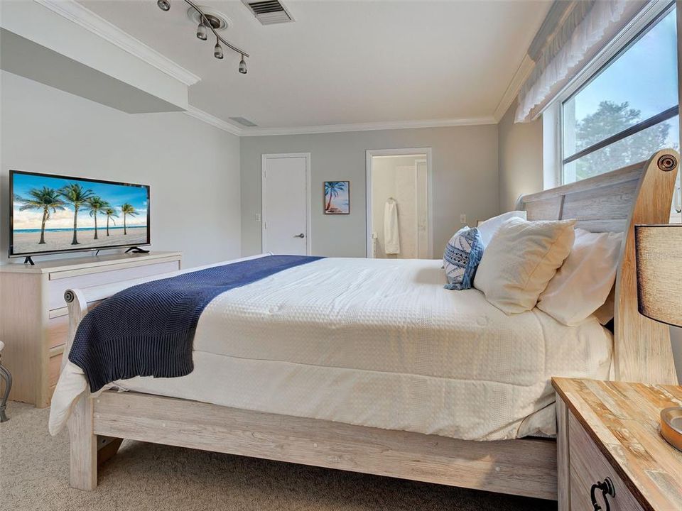 For Sale: $815,000 (3 beds, 2 baths, 1706 Square Feet)