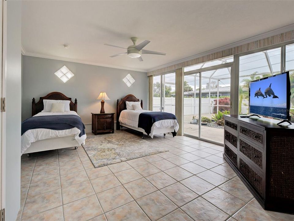 For Sale: $815,000 (3 beds, 2 baths, 1706 Square Feet)