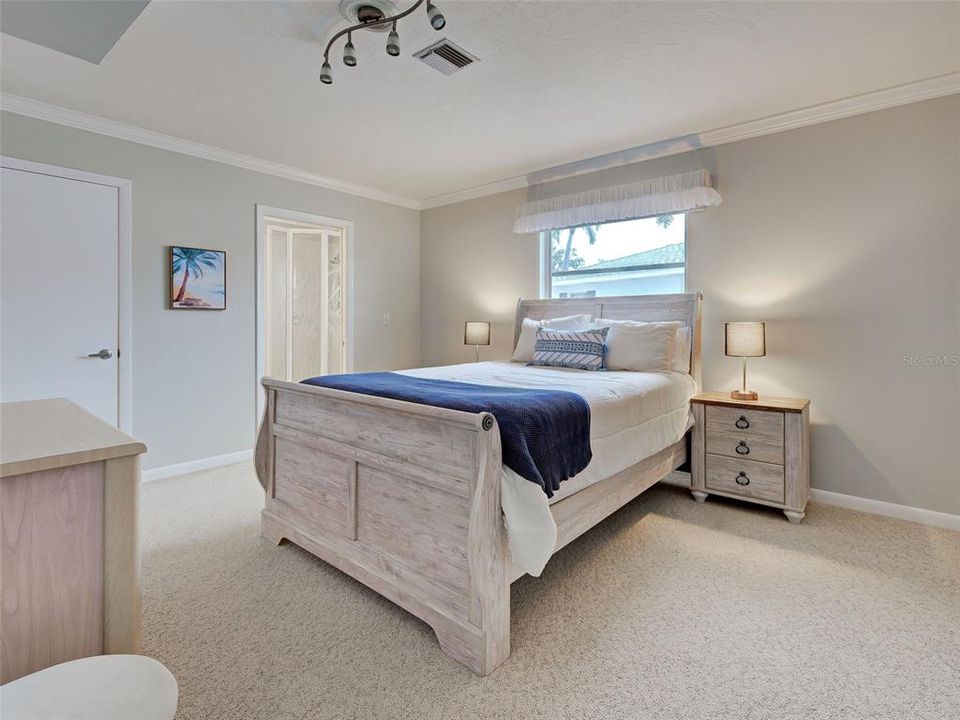 For Sale: $815,000 (3 beds, 2 baths, 1706 Square Feet)