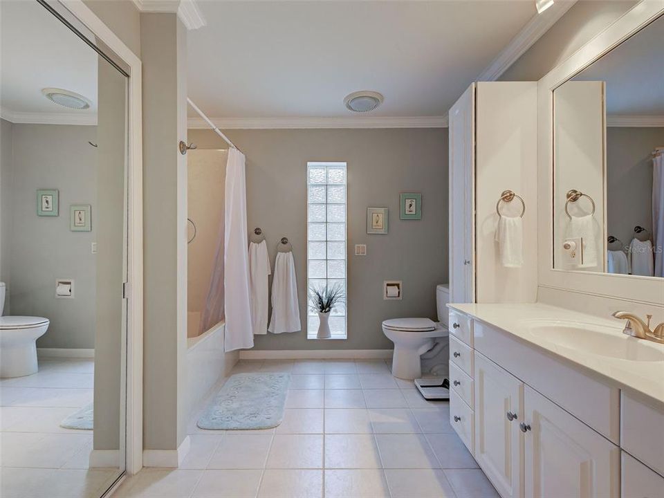 For Sale: $815,000 (3 beds, 2 baths, 1706 Square Feet)