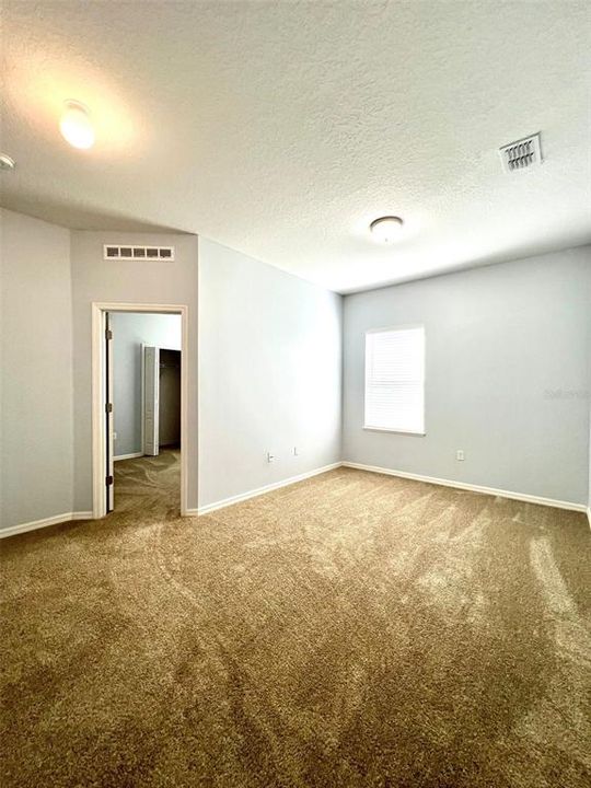 For Rent: $2,100 (3 beds, 2 baths, 2000 Square Feet)