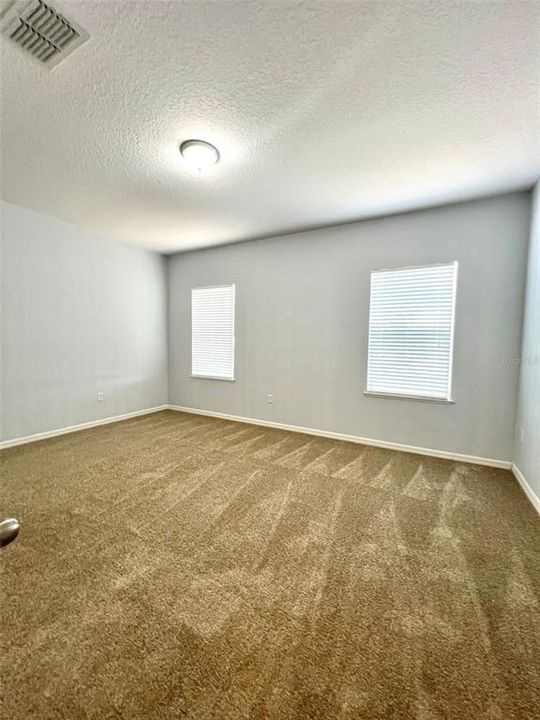 For Rent: $2,100 (3 beds, 2 baths, 2000 Square Feet)