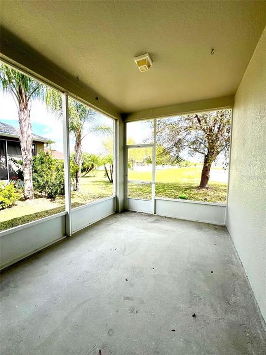 For Rent: $2,100 (3 beds, 2 baths, 2000 Square Feet)