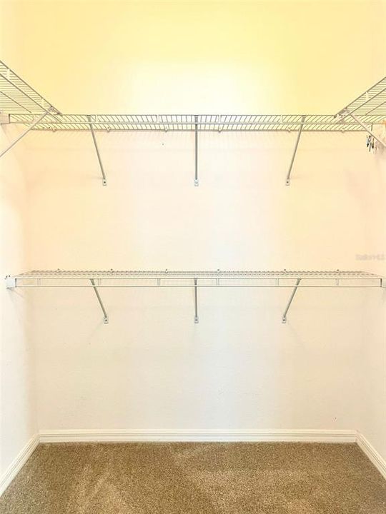 For Rent: $2,100 (3 beds, 2 baths, 2000 Square Feet)