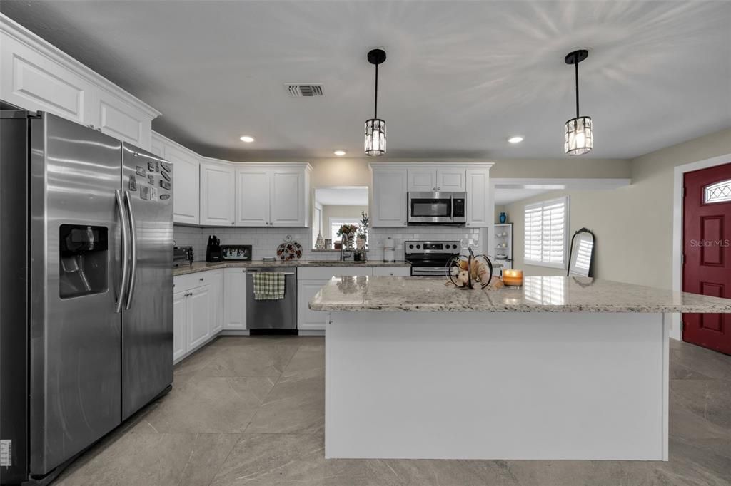 For Sale: $499,900 (5 beds, 2 baths, 2340 Square Feet)