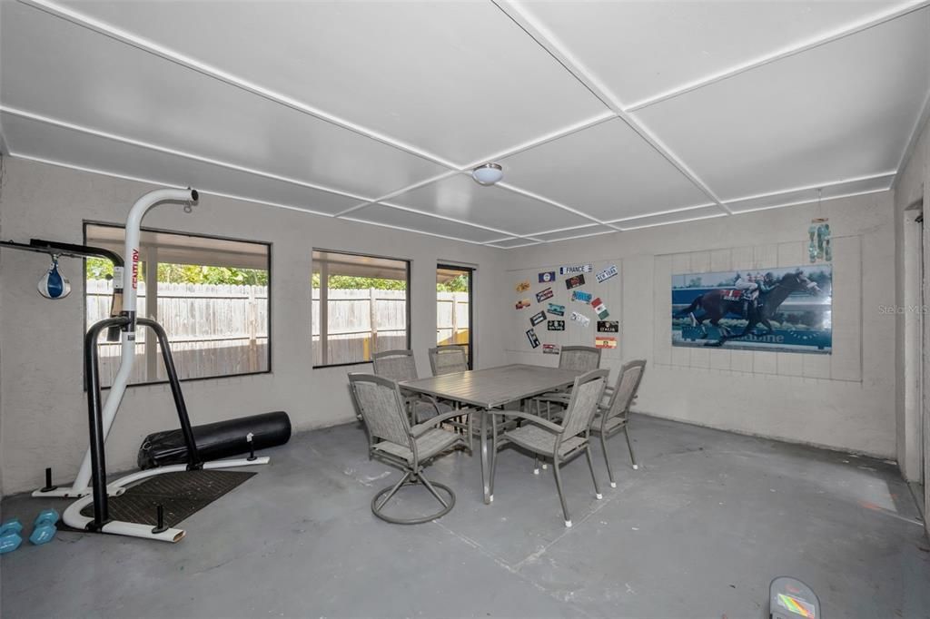 For Sale: $499,900 (5 beds, 2 baths, 2340 Square Feet)