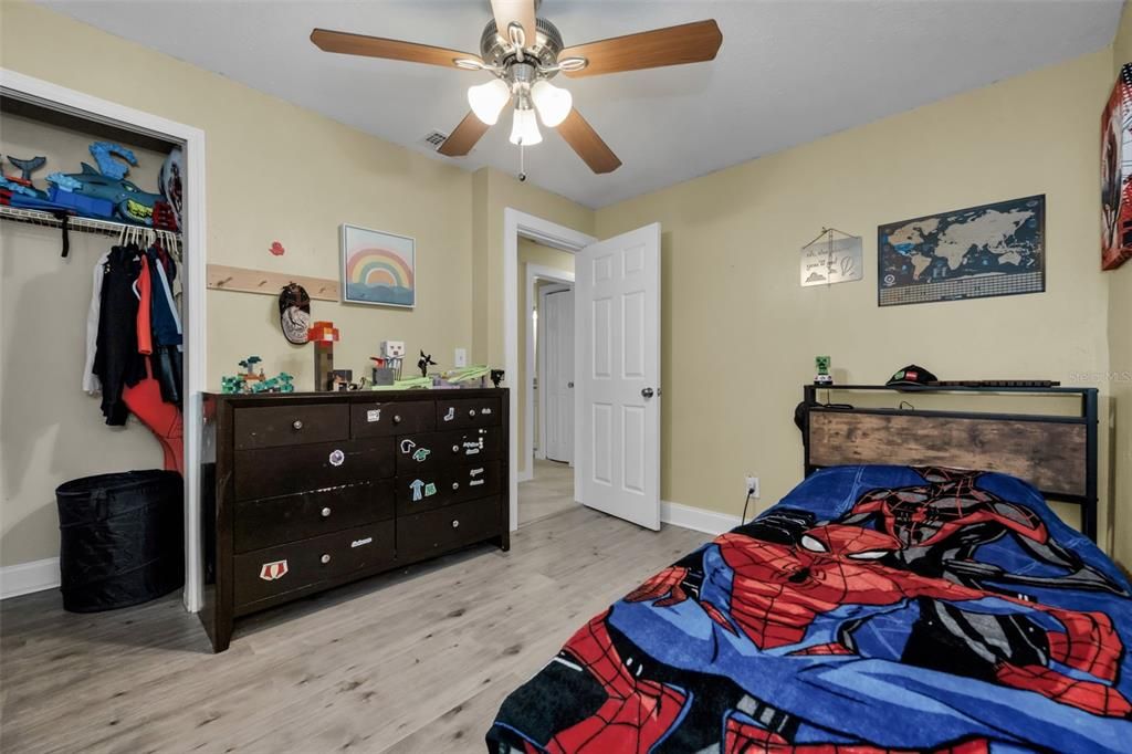 For Sale: $499,900 (5 beds, 2 baths, 2340 Square Feet)