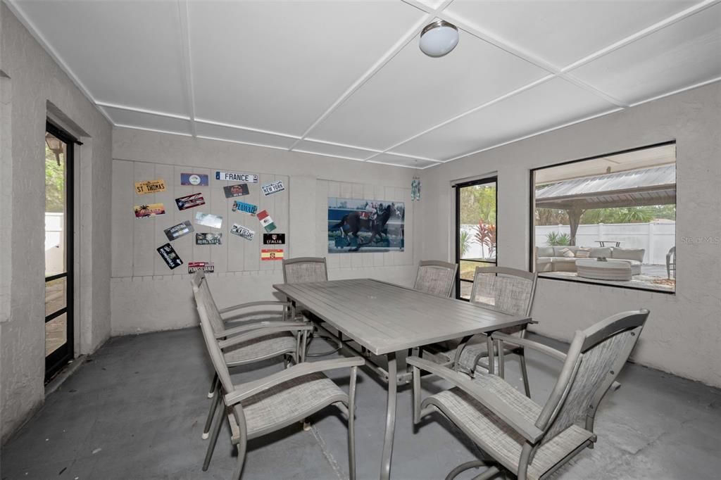 For Sale: $499,900 (5 beds, 2 baths, 2340 Square Feet)