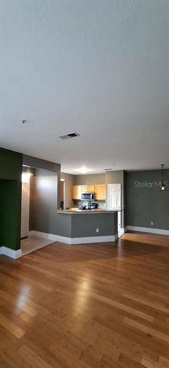 出租: $1,500 (1 贝兹, 1 浴室, 776 平方英尺)