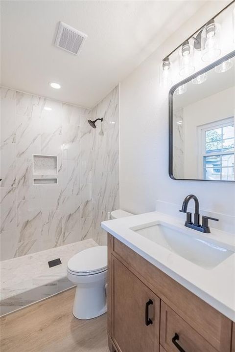 En Venta: $549,900 (3 camas, 2 baños, 1732 Pies cuadrados)