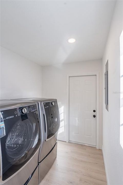 En Venta: $549,900 (3 camas, 2 baños, 1732 Pies cuadrados)