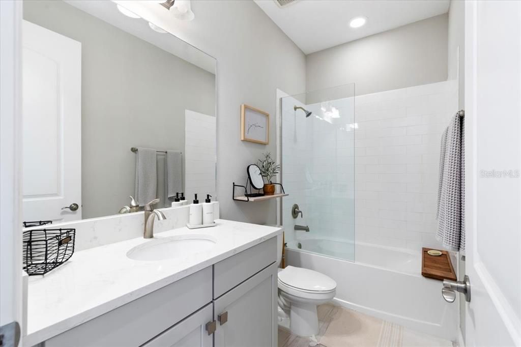 待售: $850,000 (4 贝兹, 3 浴室, 2299 平方英尺)