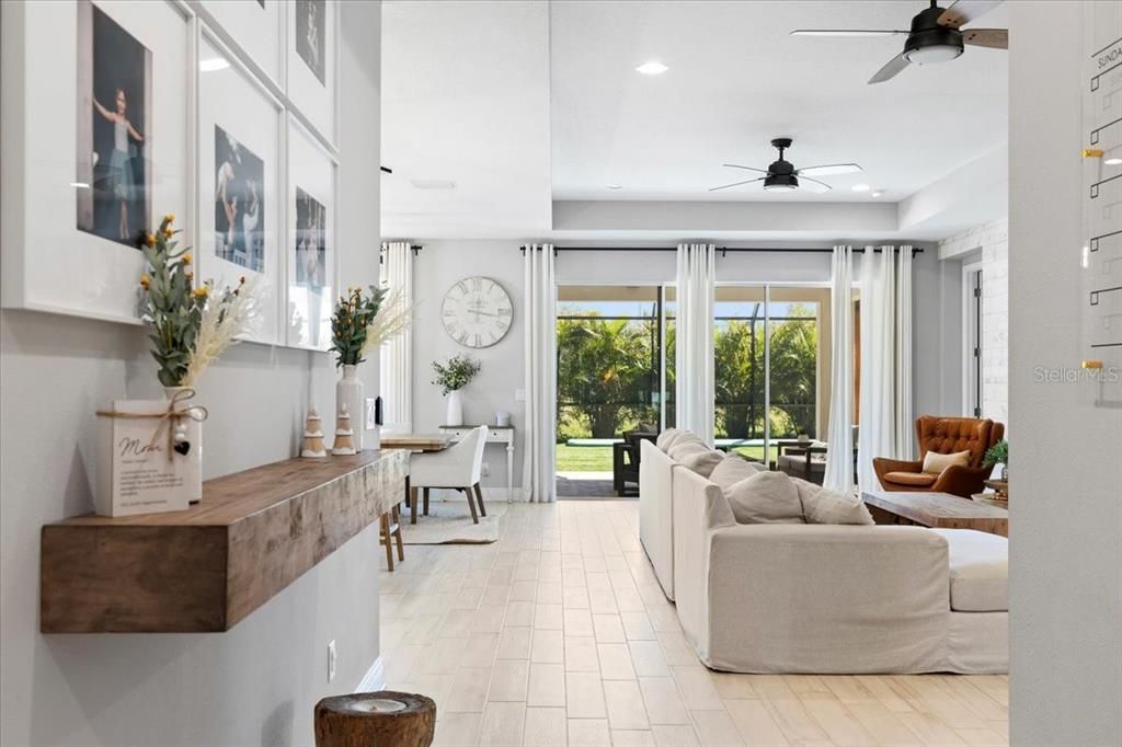 待售: $850,000 (4 贝兹, 3 浴室, 2299 平方英尺)