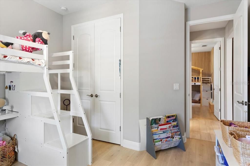 待售: $850,000 (4 贝兹, 3 浴室, 2299 平方英尺)